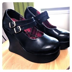 DEMONIA BRAVO-08 5" Platform Wedge Double Strapped